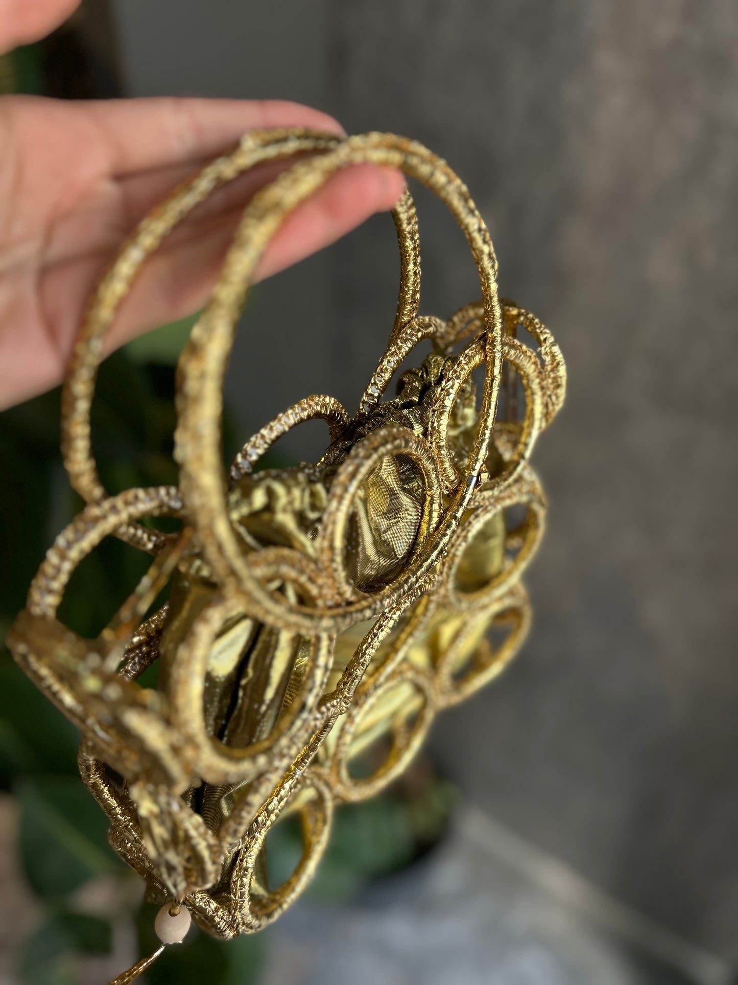 GOLD PARLAK ABİYE ÇANTA