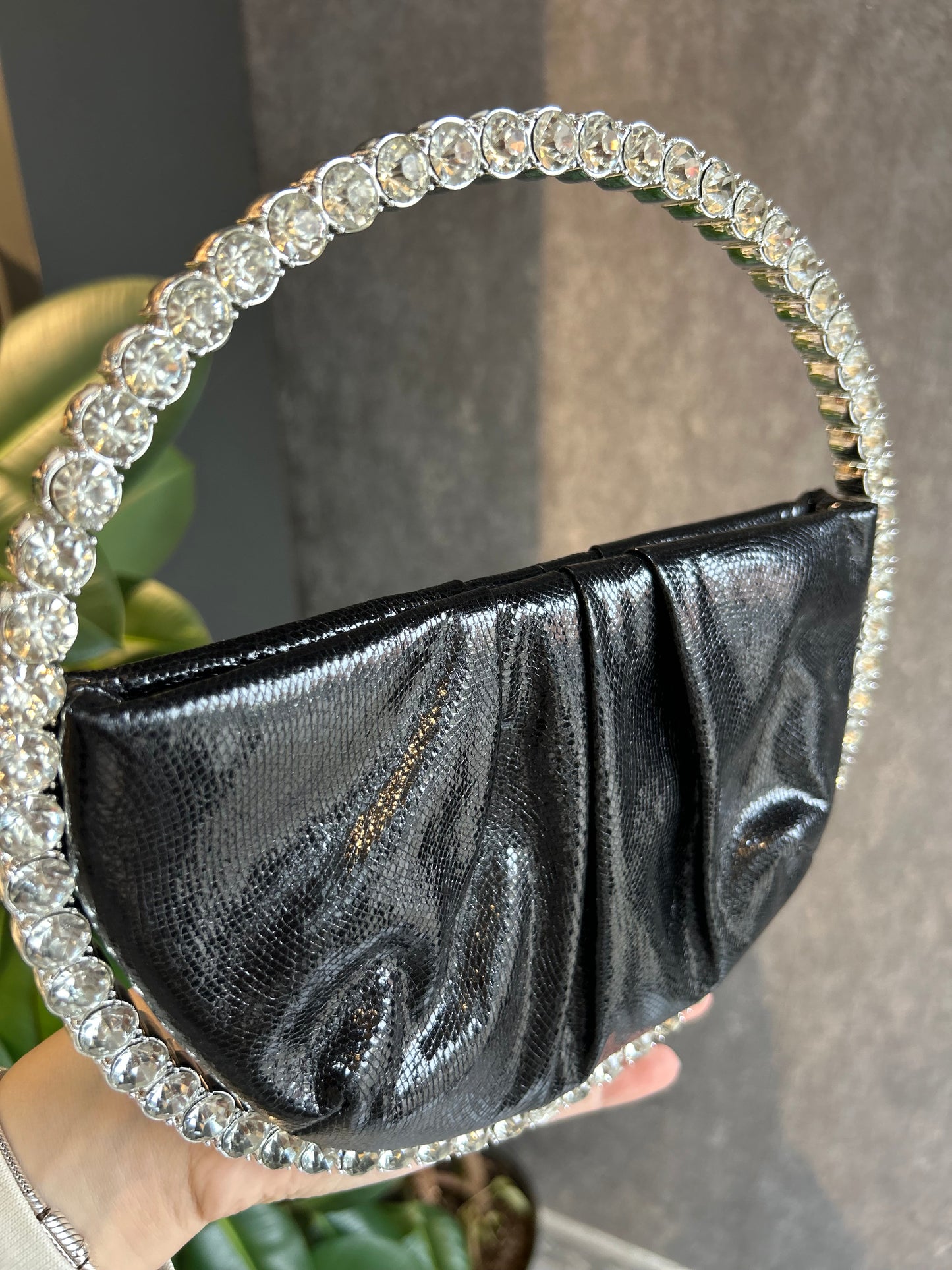 DOKULU DERİ ABİYE ÇANTA