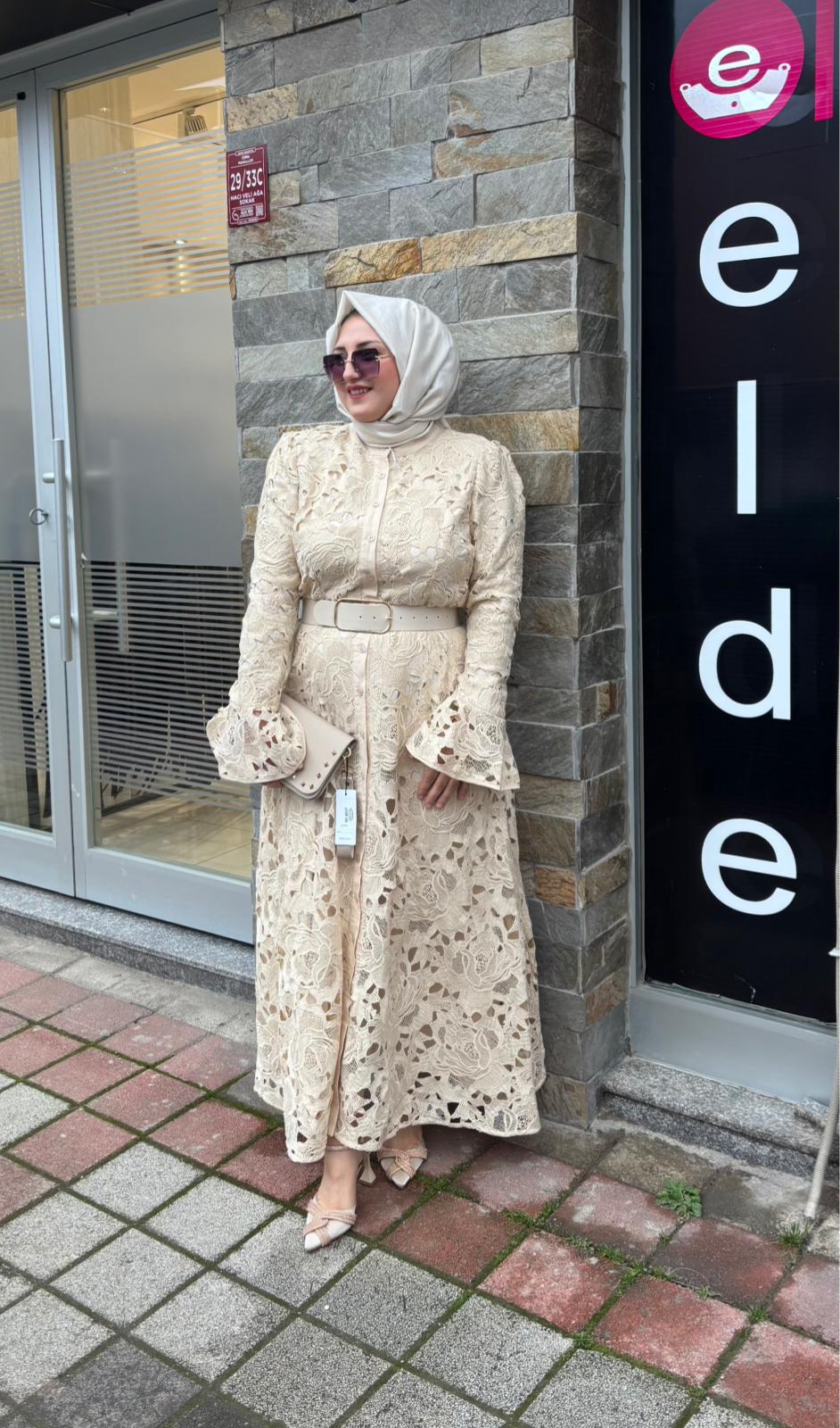 Güpürlü Kolları Valon Detaylı Özel Gün Elbise