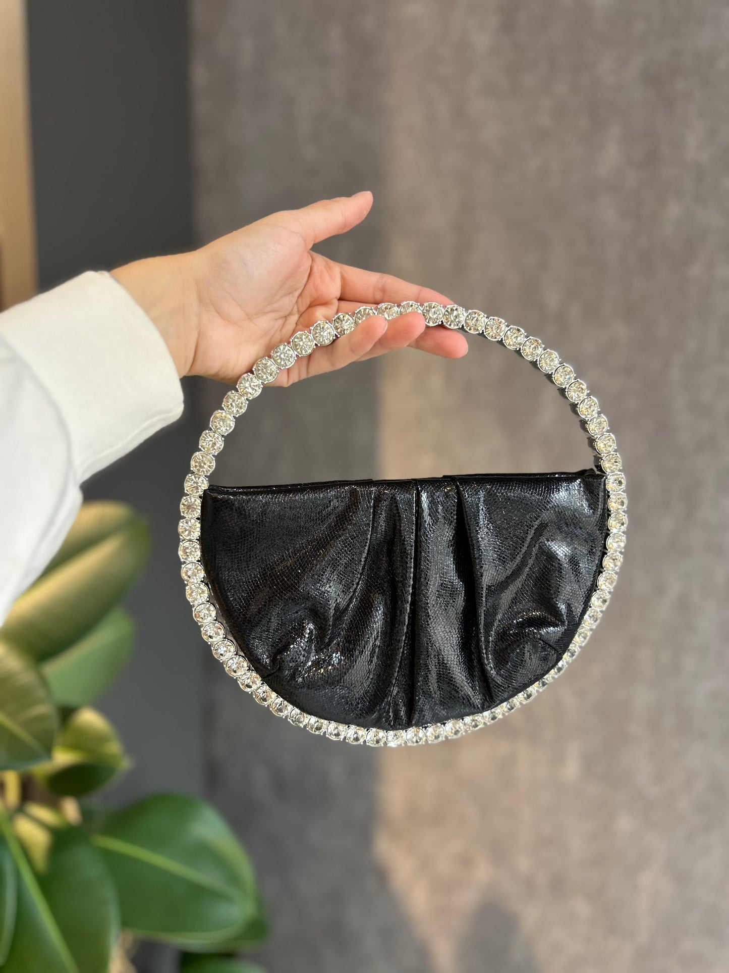 DOKULU DERİ ABİYE ÇANTA