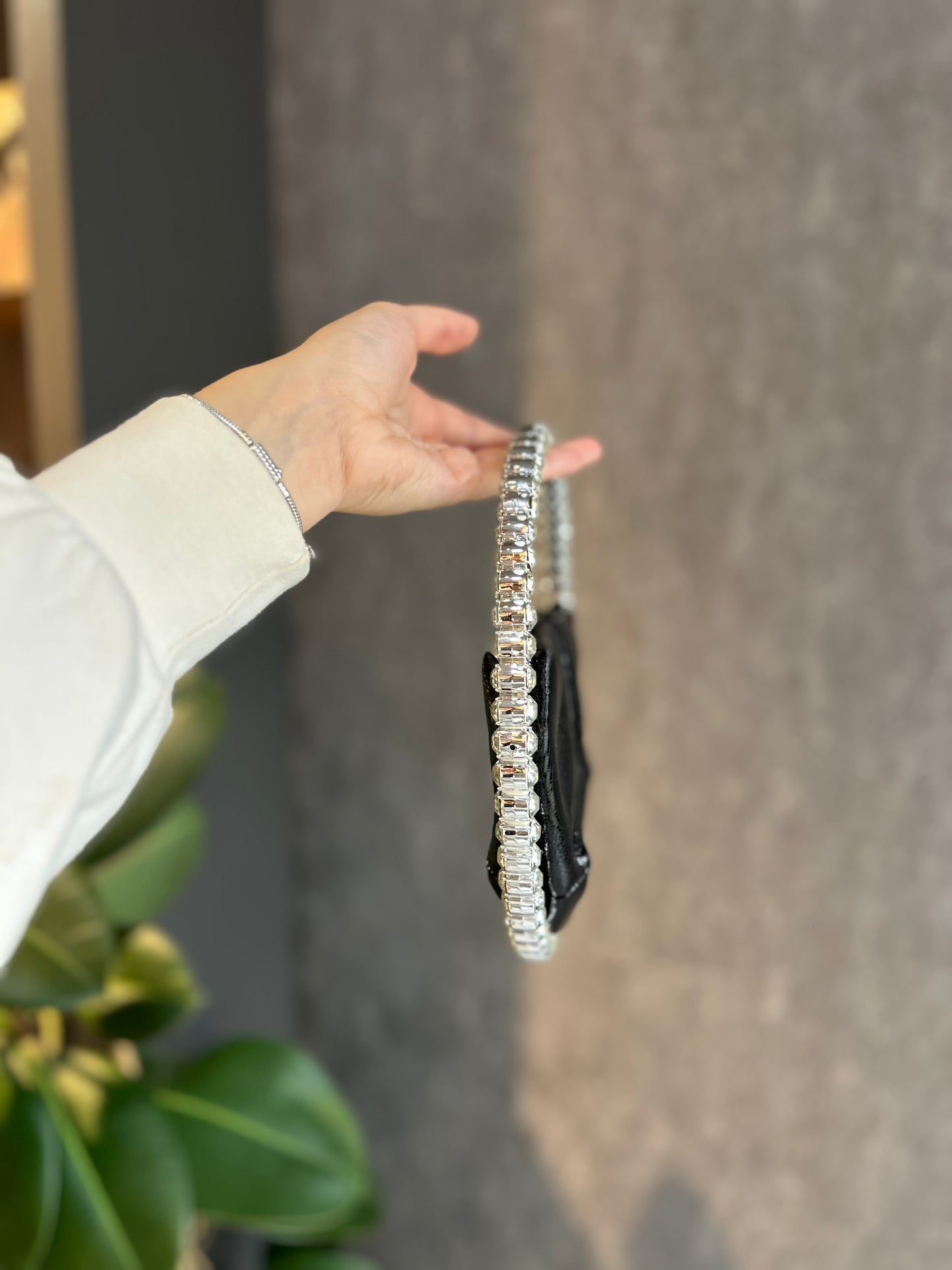 DOKULU DERİ ABİYE ÇANTA