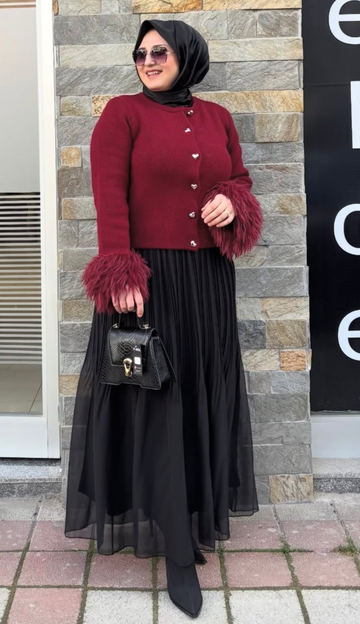 Kolları saçaklı hırka