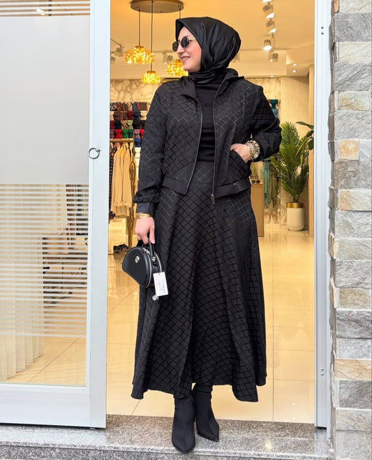 KENDİNDEN DESENLİ ETEKLİ TAKIM