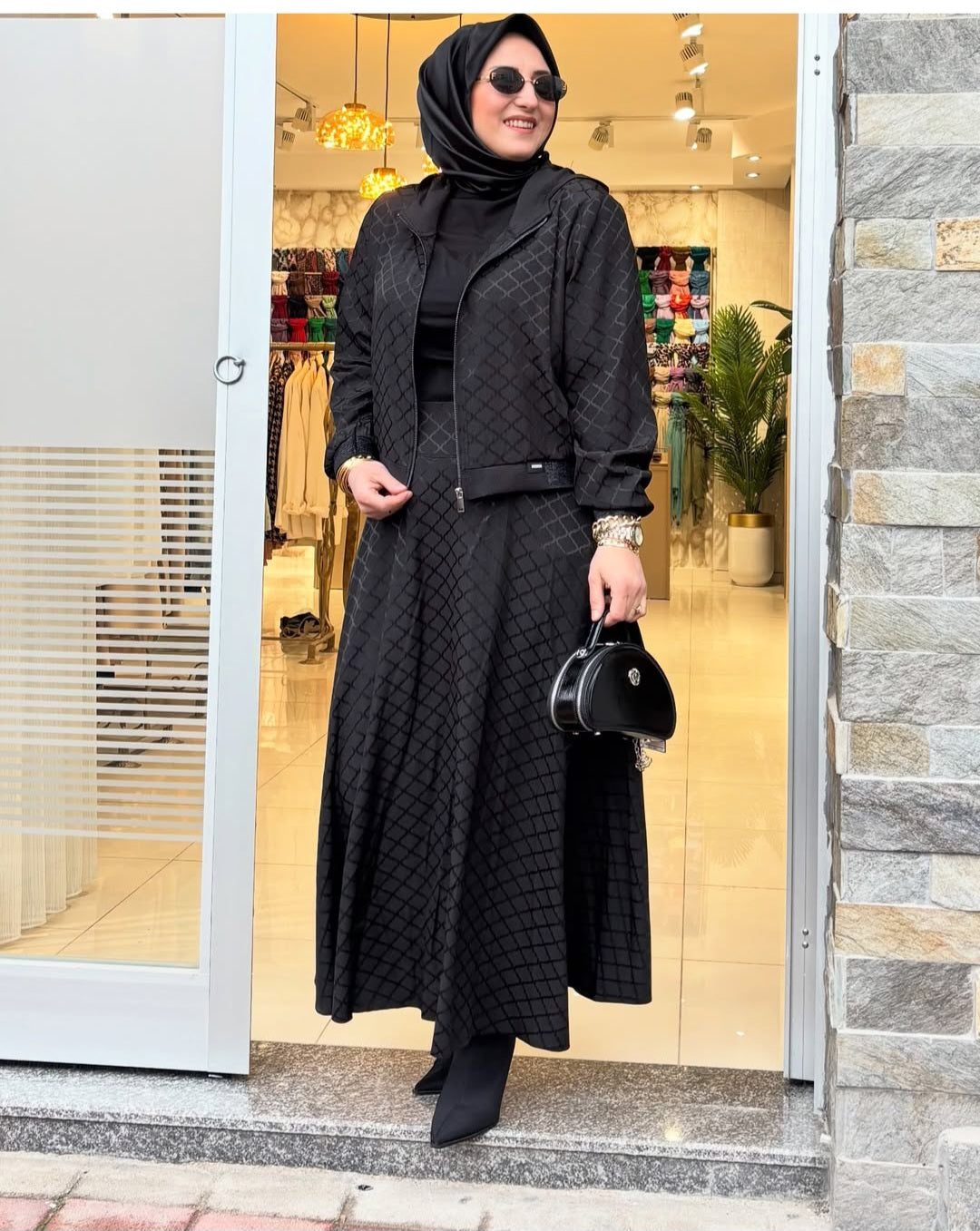 KENDİNDEN DESENLİ ETEKLİ TAKIM