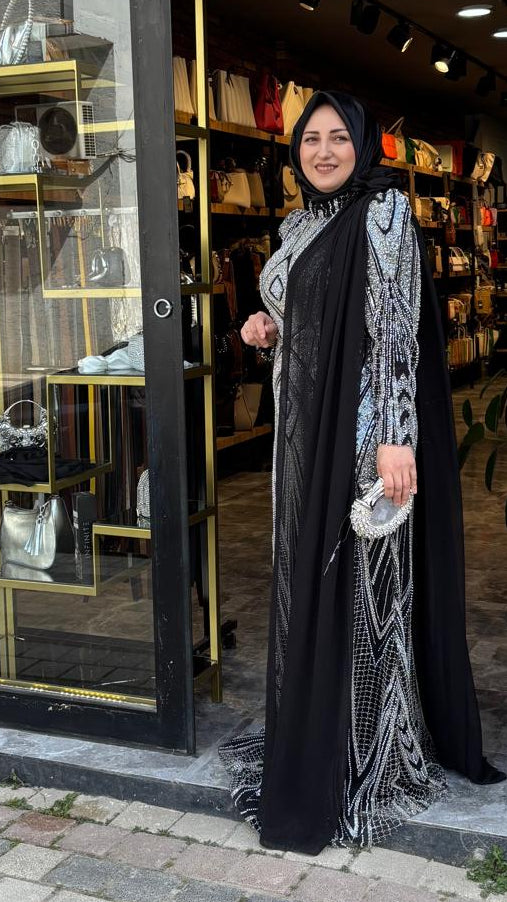 2583 Şifon Pelerinli Tamamı Taş İşlemeli Abiye